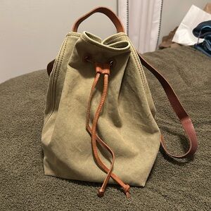 Madewell The Canvas Somerset Backpack in Olive with Leather Drawstring